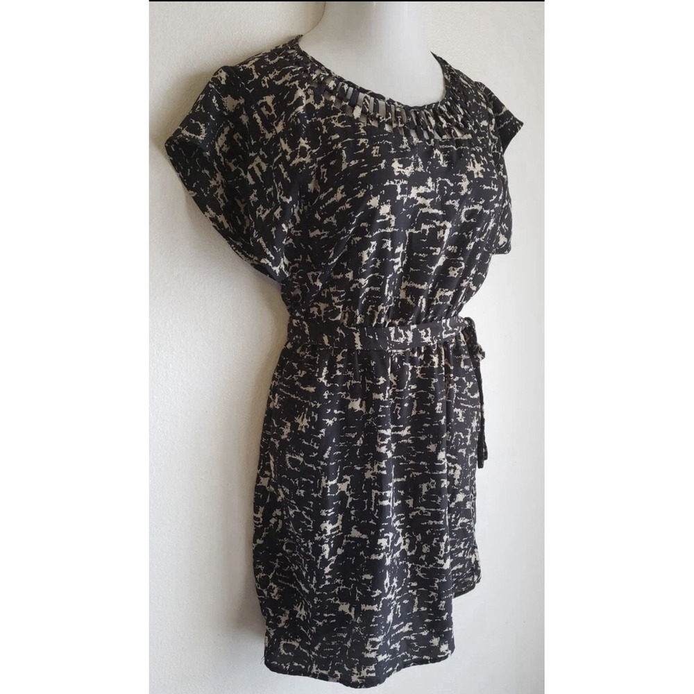 Women's Mossimo Dress Sz L elastic waist black/beige cap slv polyester - Picture 2 of 10